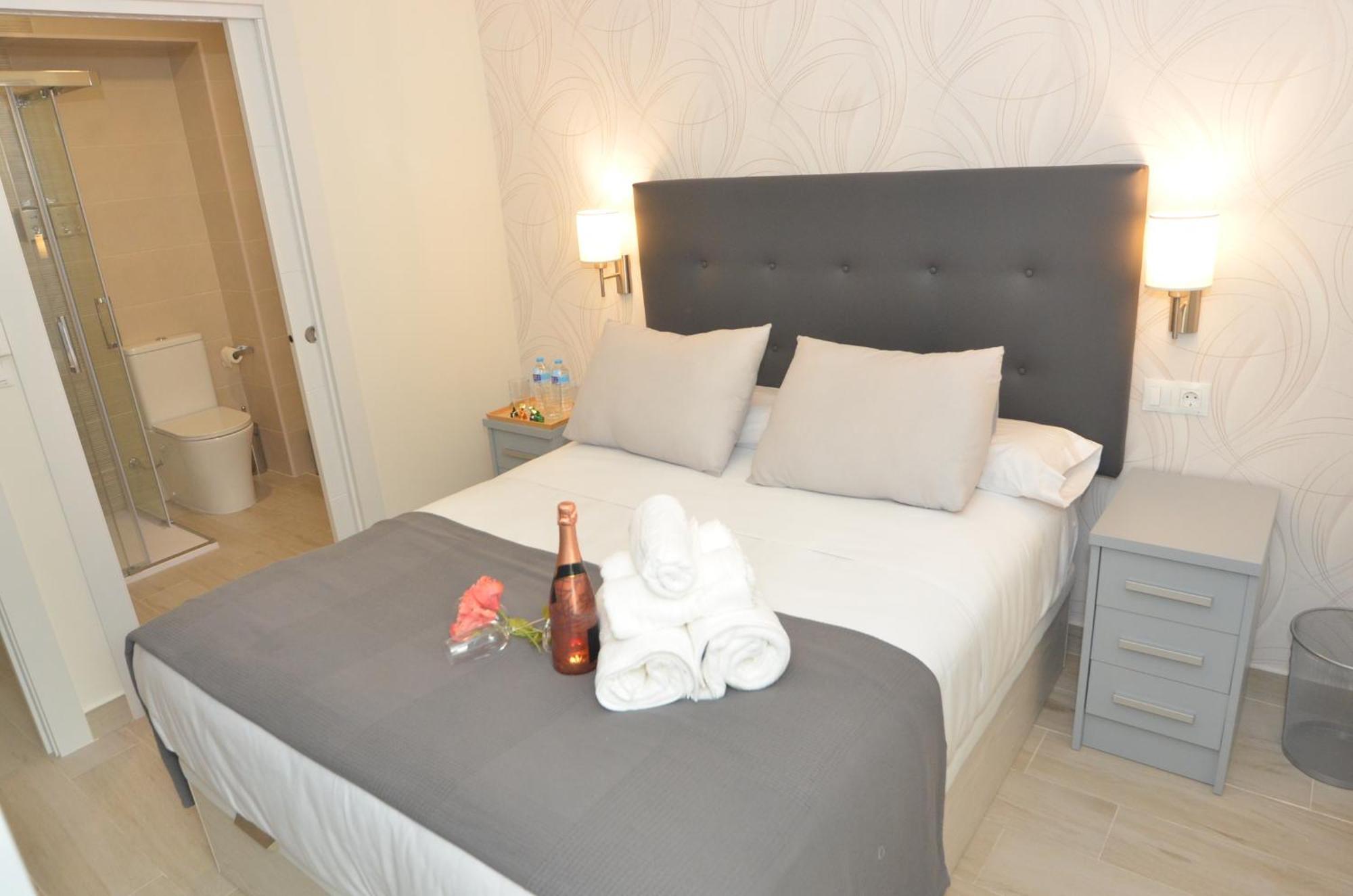 Alojamiento Beethoven Luxury Малага Экстерьер фото