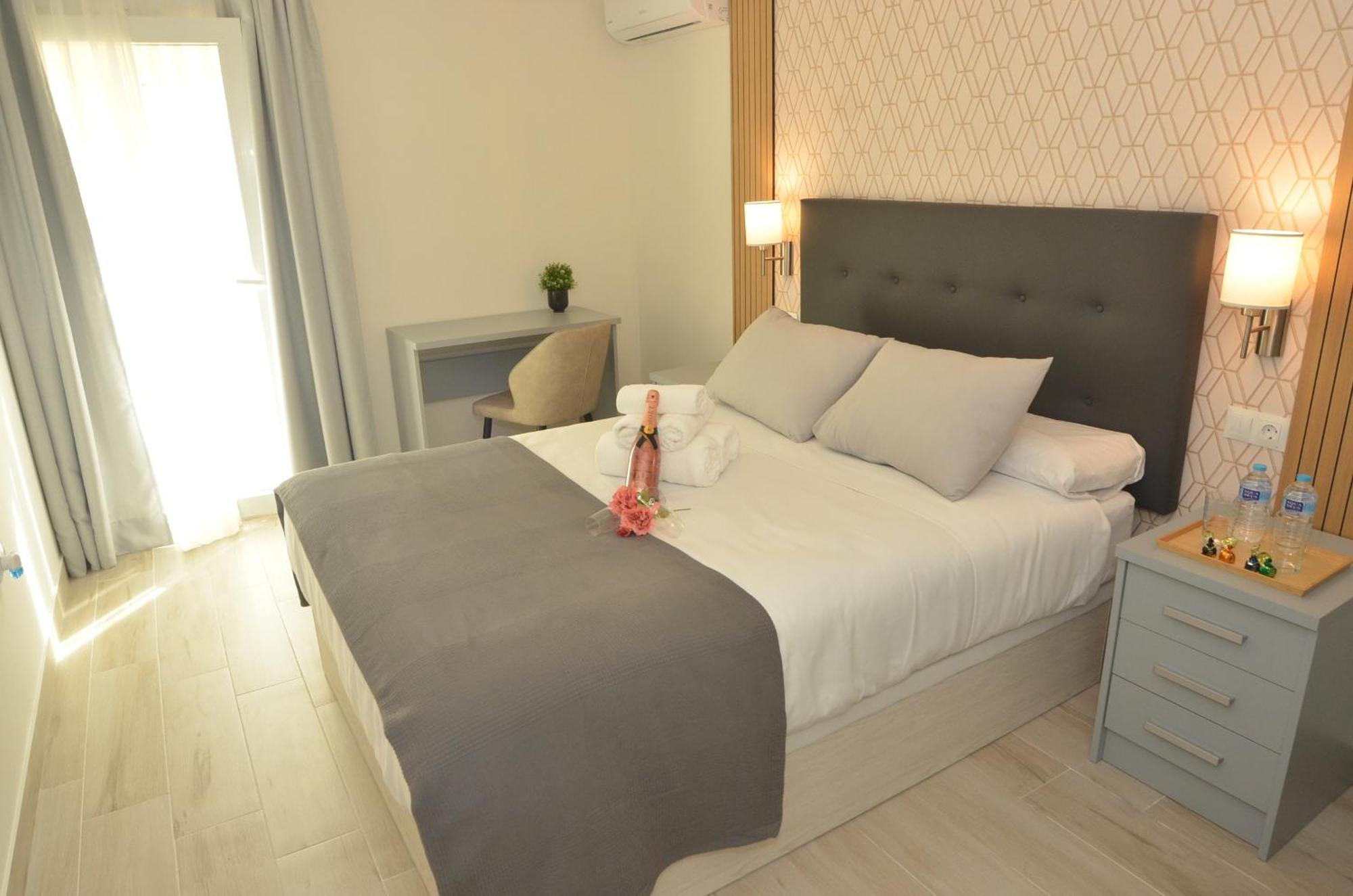 Alojamiento Beethoven Luxury Малага Экстерьер фото