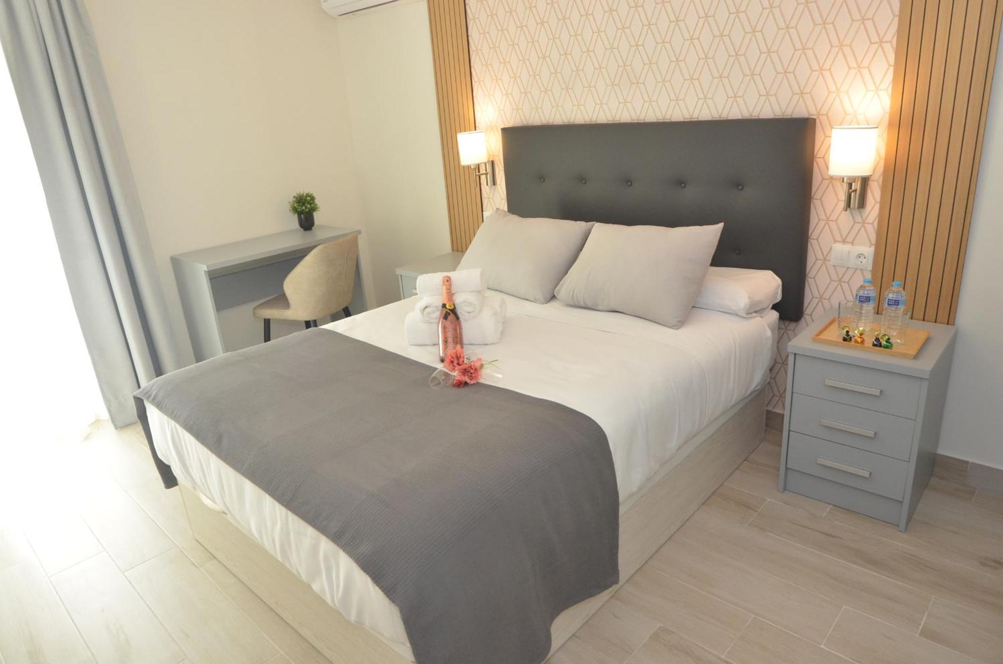 Alojamiento Beethoven Luxury Малага Экстерьер фото