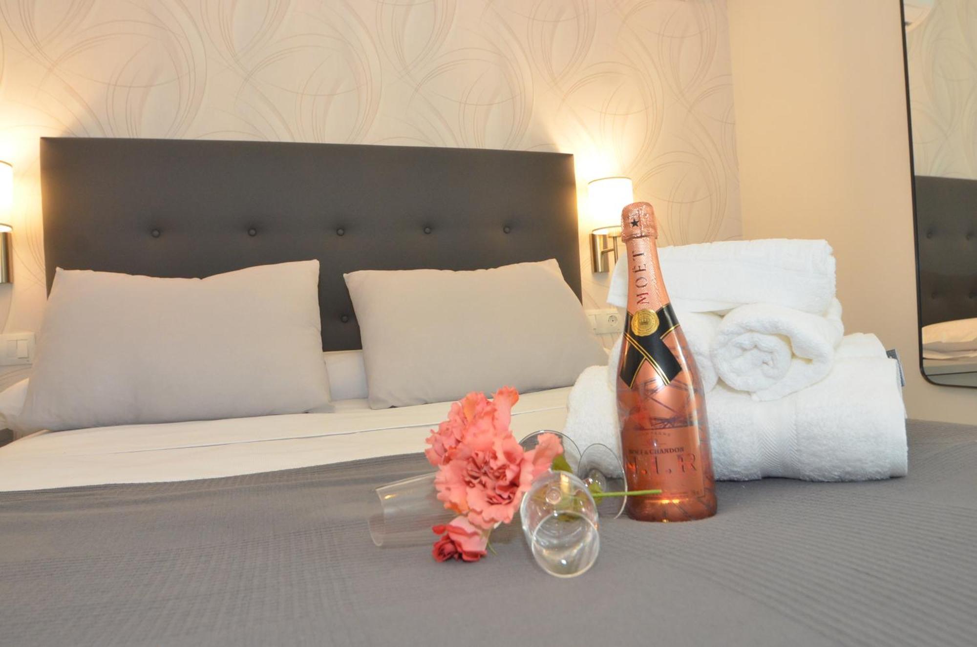 Alojamiento Beethoven Luxury Малага Экстерьер фото